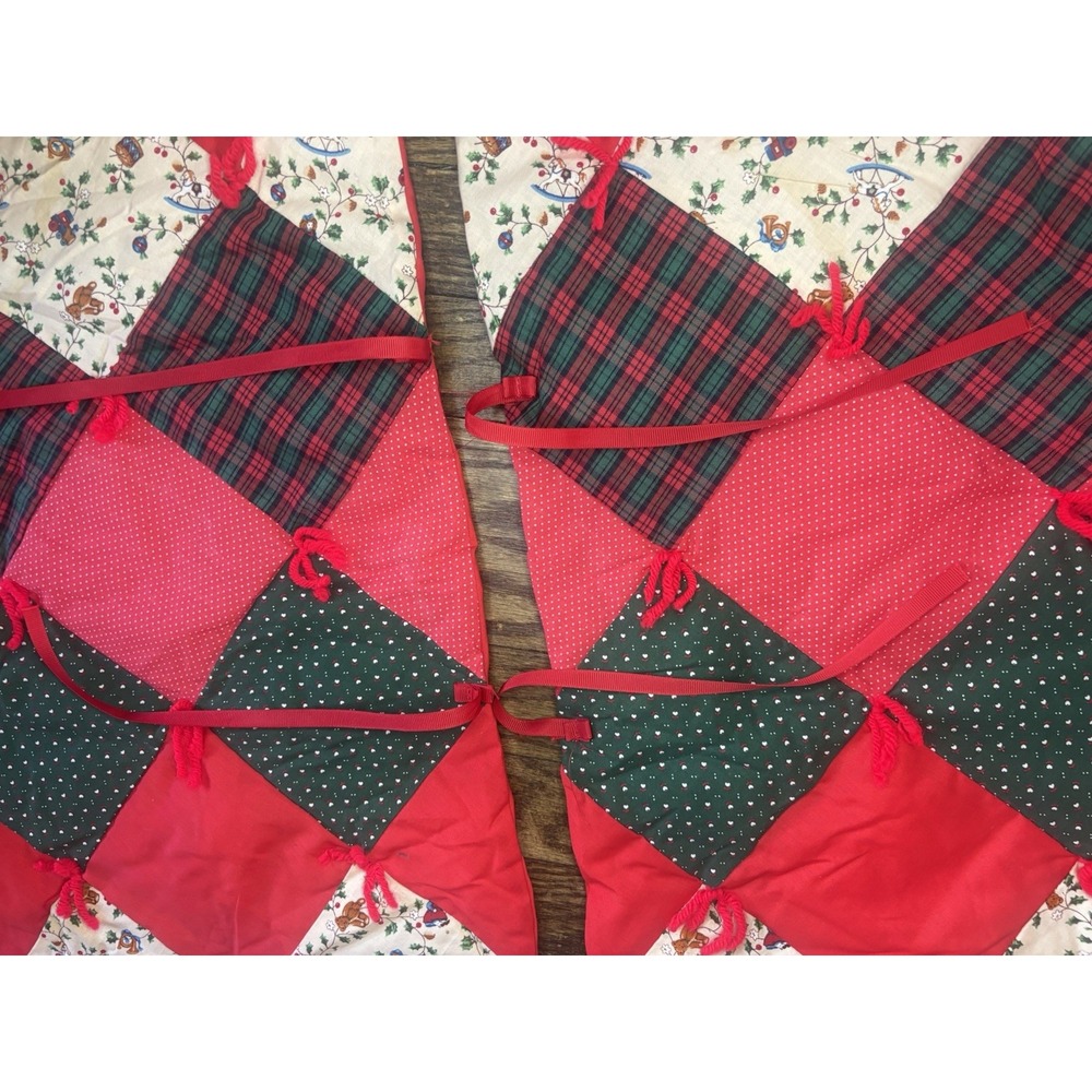 58" Vintage Multicolor Hand Quilted Patchwork Christmas Tree Skirt w/Lace - Picture 6 of 8